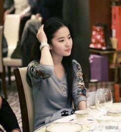 娱乐吃瓜女星剧组,吃瓜女星与剧组背后的故事揭秘