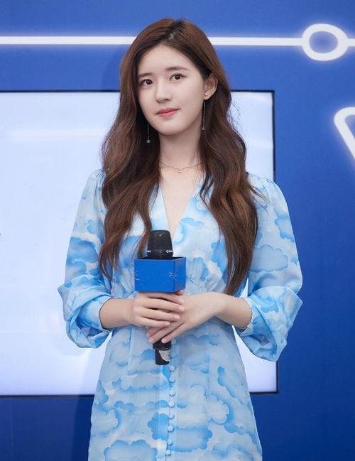 赵露思在娱乐圈吃瓜